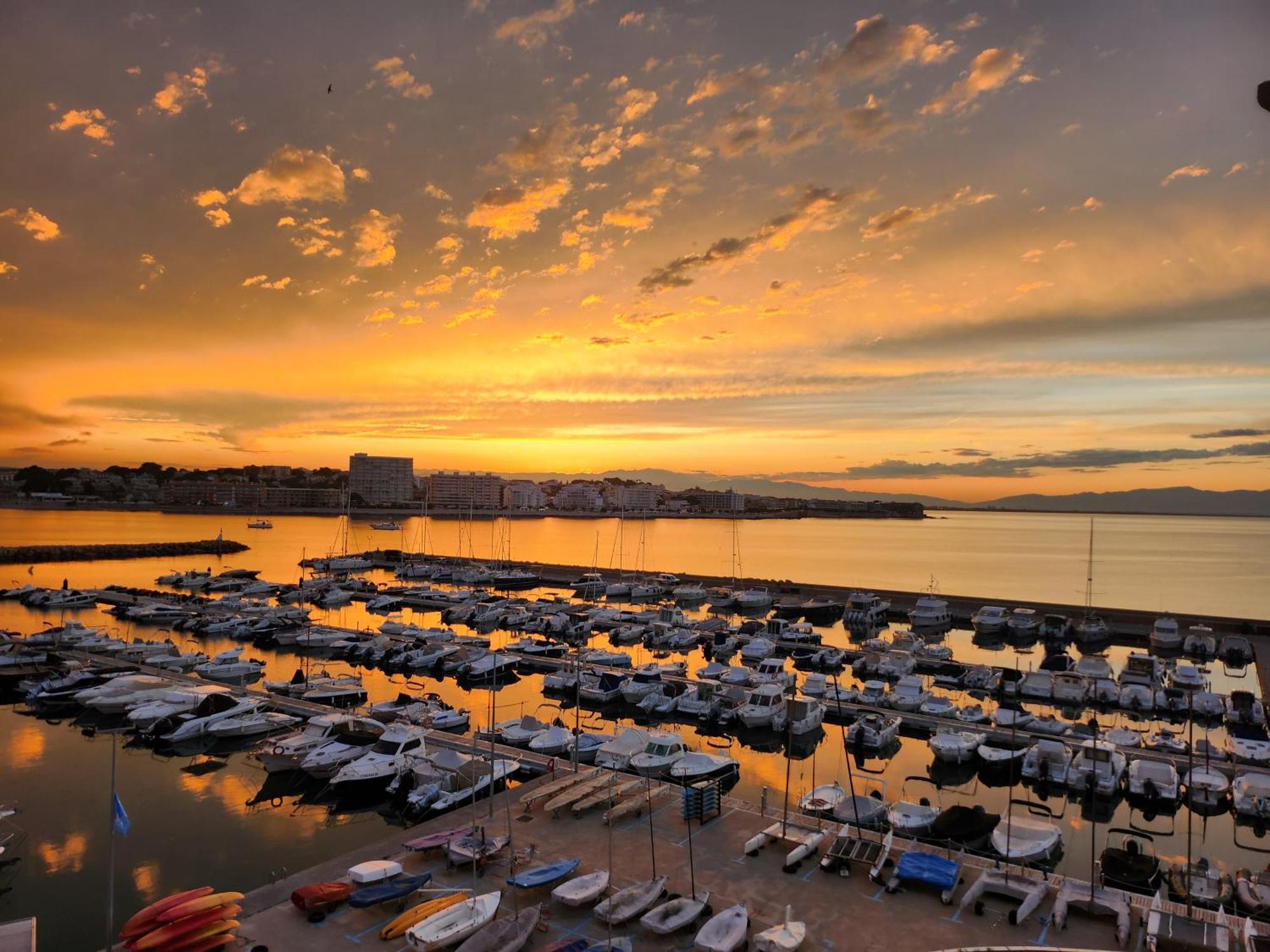 Solo Atico Guest Suites L' Escala Exteriör bild
